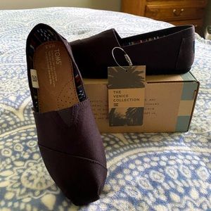 TOMS women’s size 6.5 Black Venice Collection